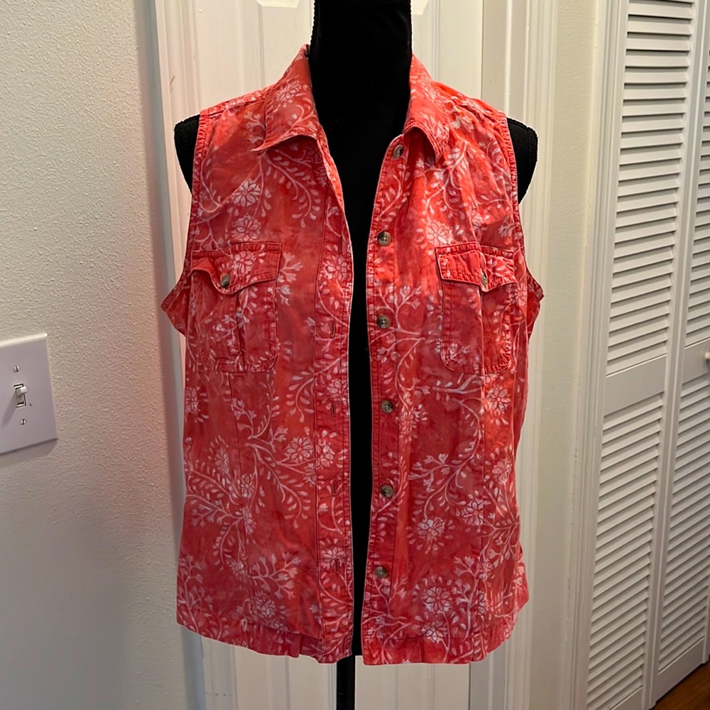 Columbia sleeveless button down shirt